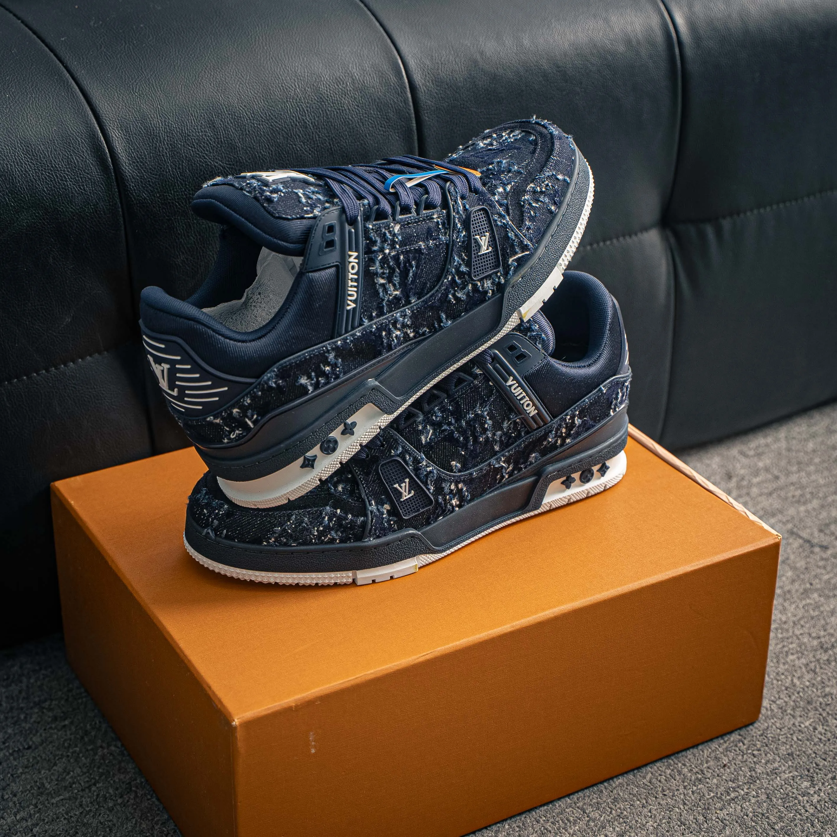 # LV- - trainer 2026 New Arrival 1：1 ！！ Shoes Cowhide Leather ， LOGO ， Breathable ， 。
